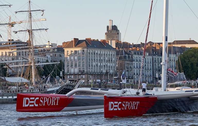 Quatre trimarans géants au cœur de Nantes